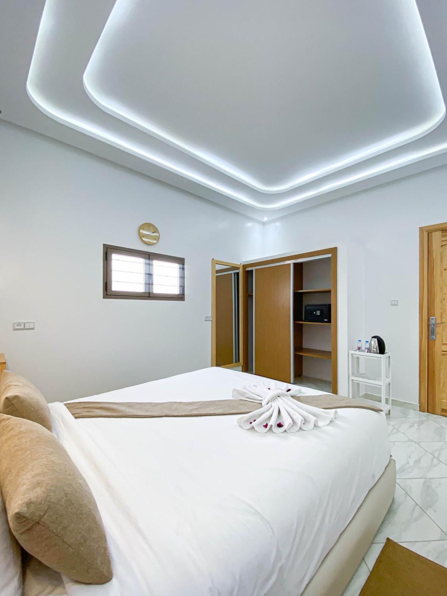 Hotel Apartment America Дахла Екстер'єр фото