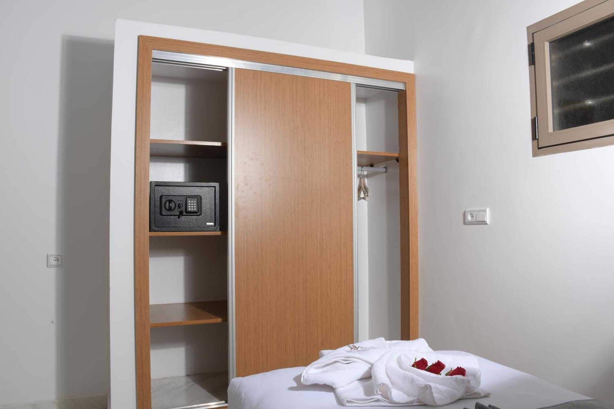 Hotel Apartment America Дахла Екстер'єр фото